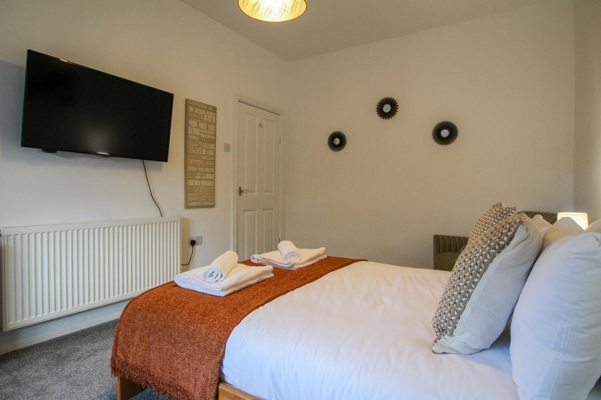 Fairways View - Spacious Apartment - Sleeps 6 - Lovely Views - By Rework Accommodation Hoylake Dış mekan fotoğraf