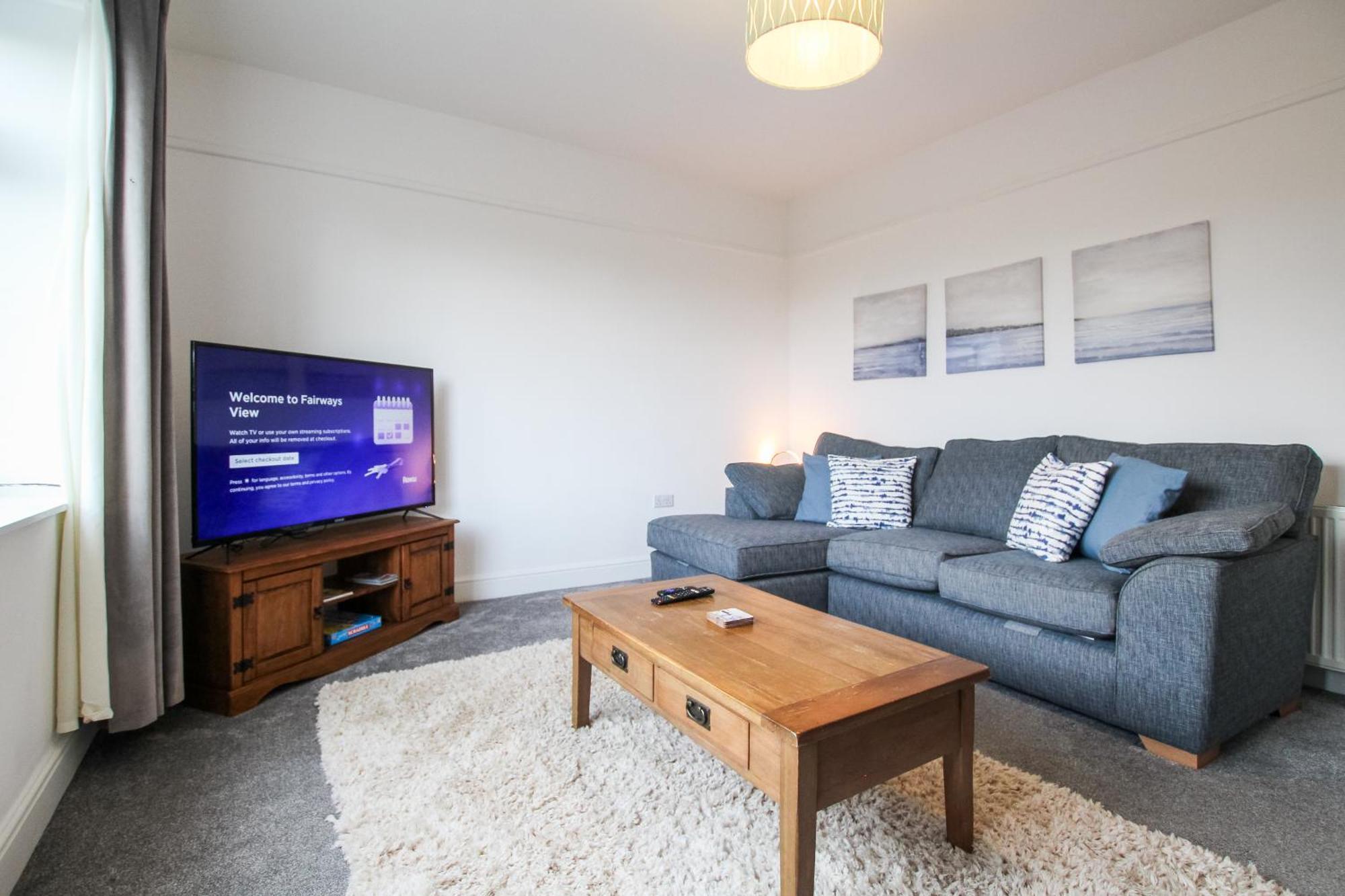 Fairways View - Spacious Apartment - Sleeps 6 - Lovely Views - By Rework Accommodation Hoylake Dış mekan fotoğraf