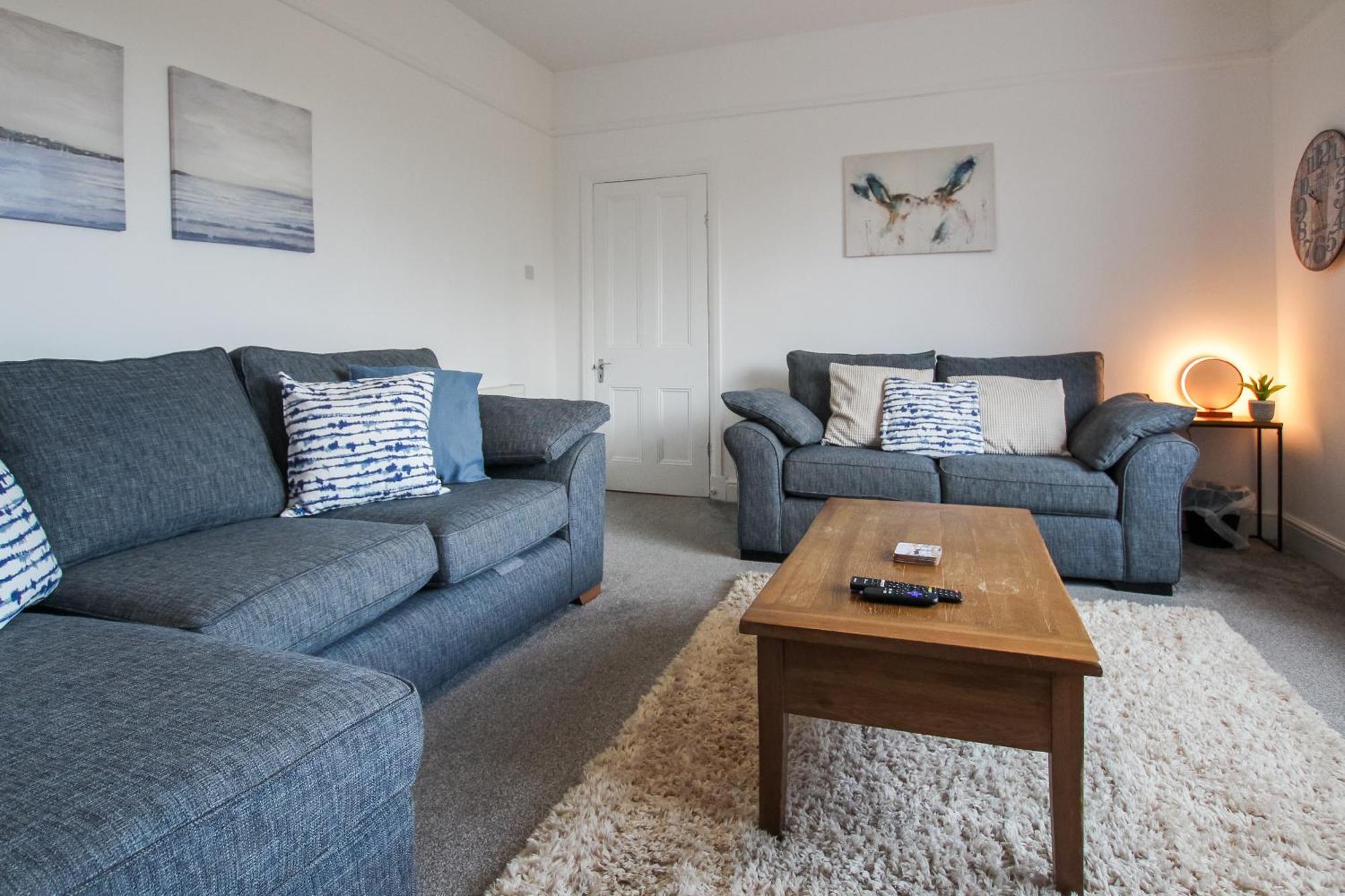 Fairways View - Spacious Apartment - Sleeps 6 - Lovely Views - By Rework Accommodation Hoylake Dış mekan fotoğraf